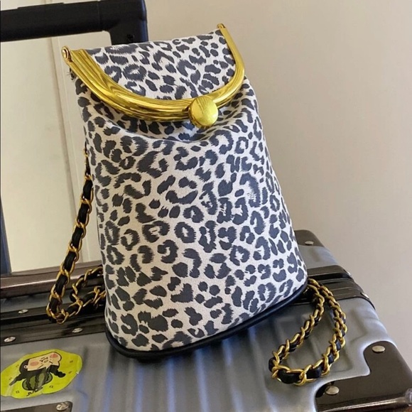 Leopard print chain crossbody purse - Picture 2 of 7